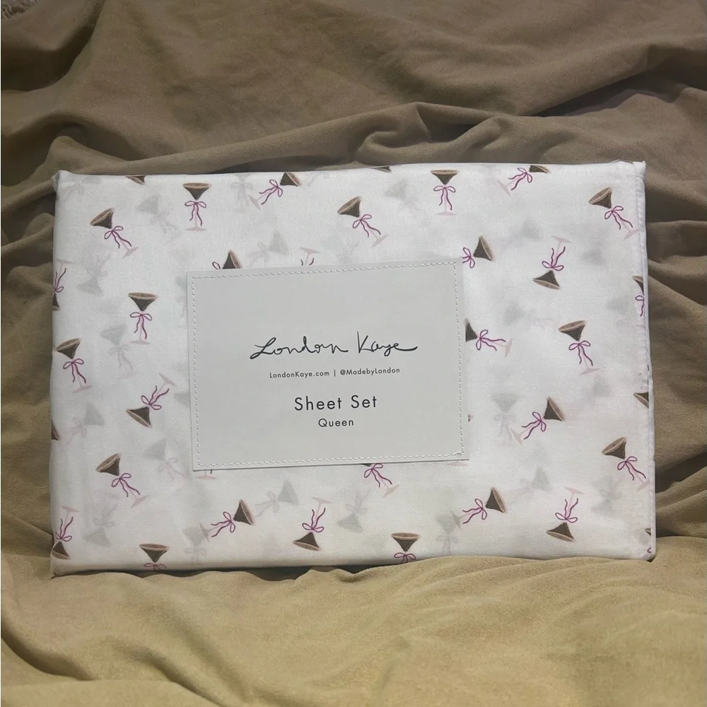 LONDON KAYE Cafe Martini And Bows 4 Piece Queen Sheet Set